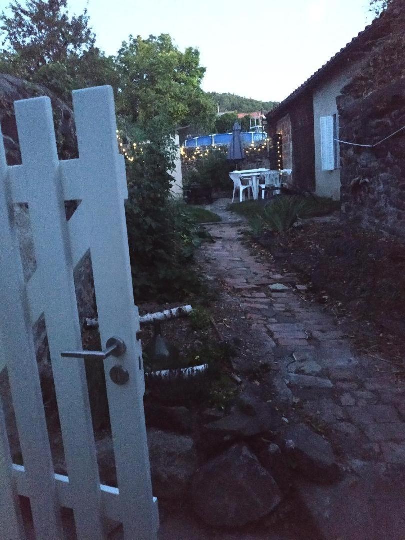 Nid Sous Le Volcan Saint-Sandoux Dış mekan fotoğraf